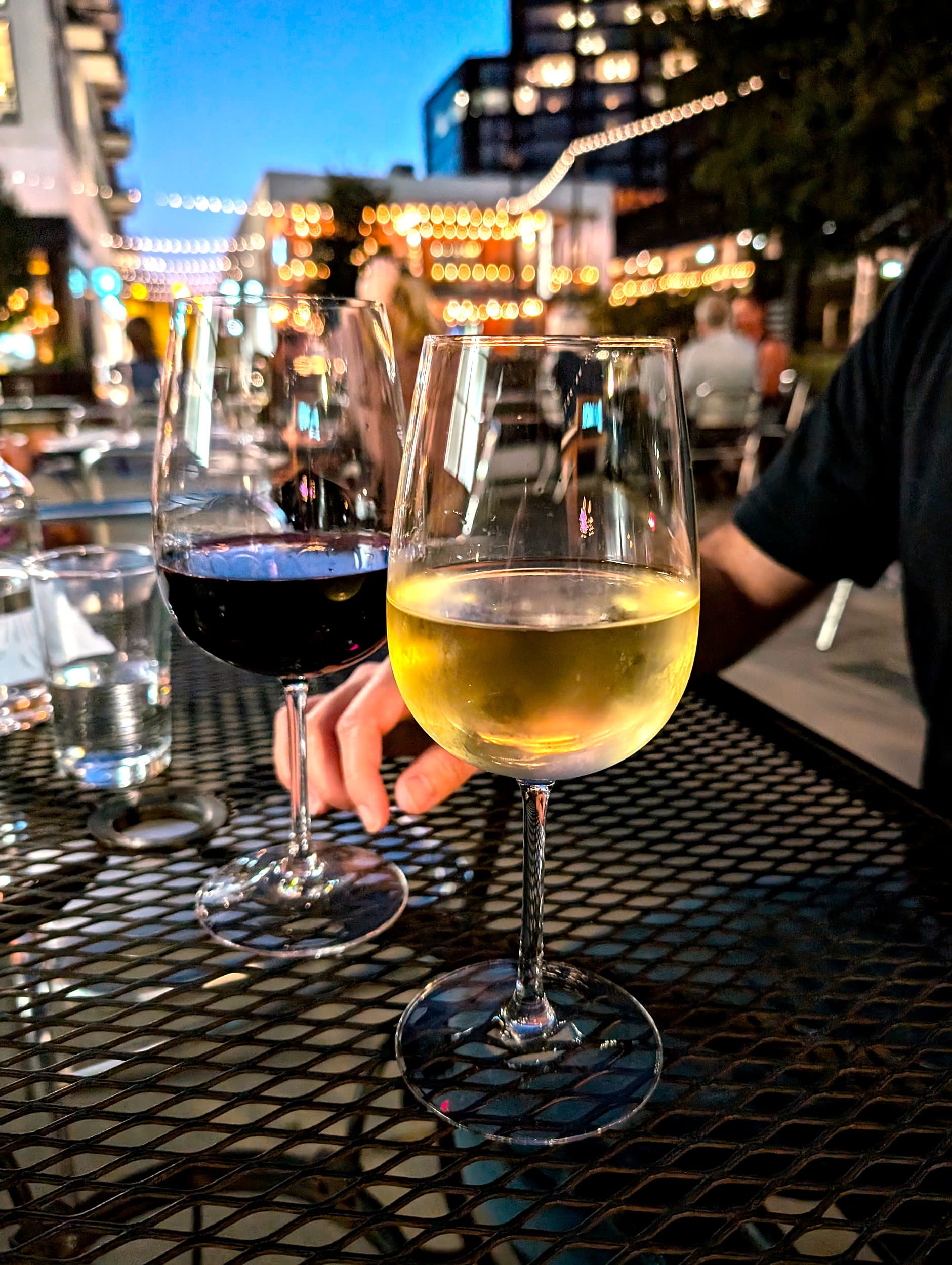Evening atmosphere at Vin Master South End